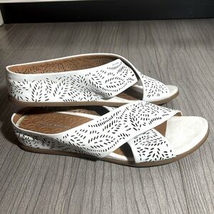 Soft Leather Slides by BareTraps, 1.25” wedge, Sz 9